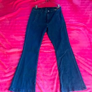 Never worn women’s size 12 Express Flare Super High Rise Jeans